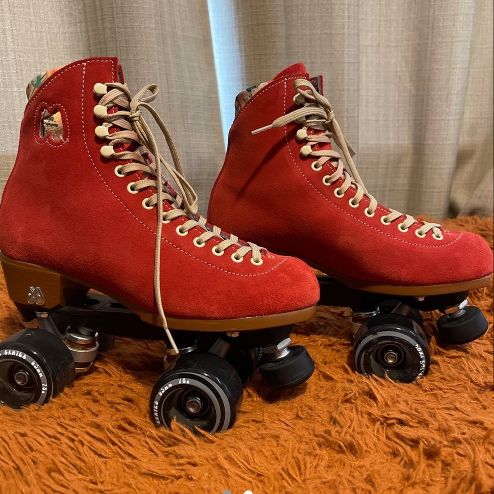 •Moxi Roller Skates•